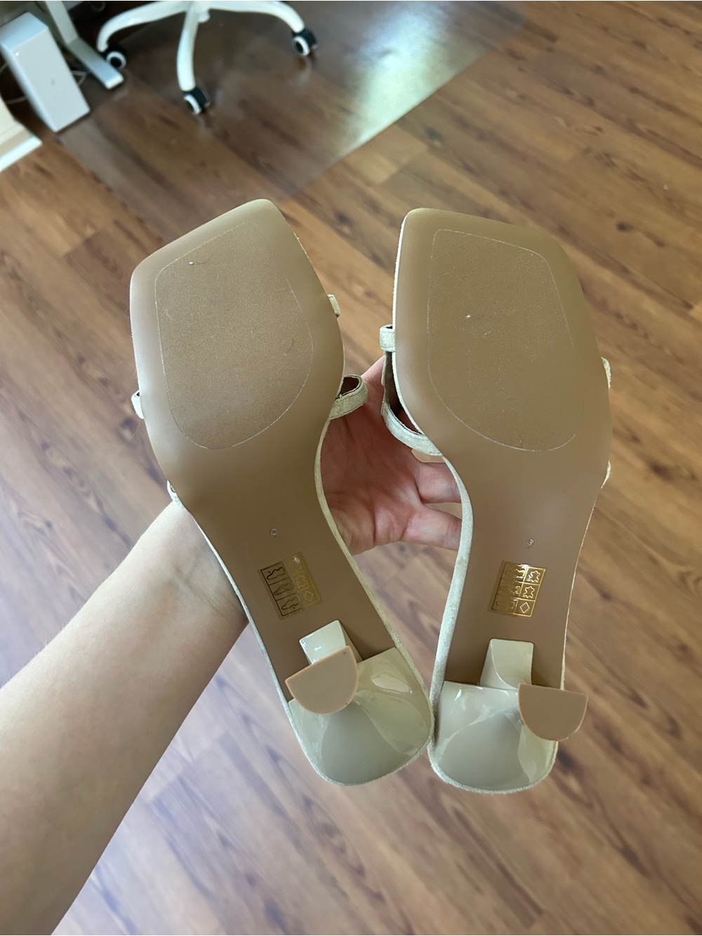Jeffrey Campbell Abalone Nude Shell Iridescent Slide Sandal Heel Size 9 New - Picture 5 of 7